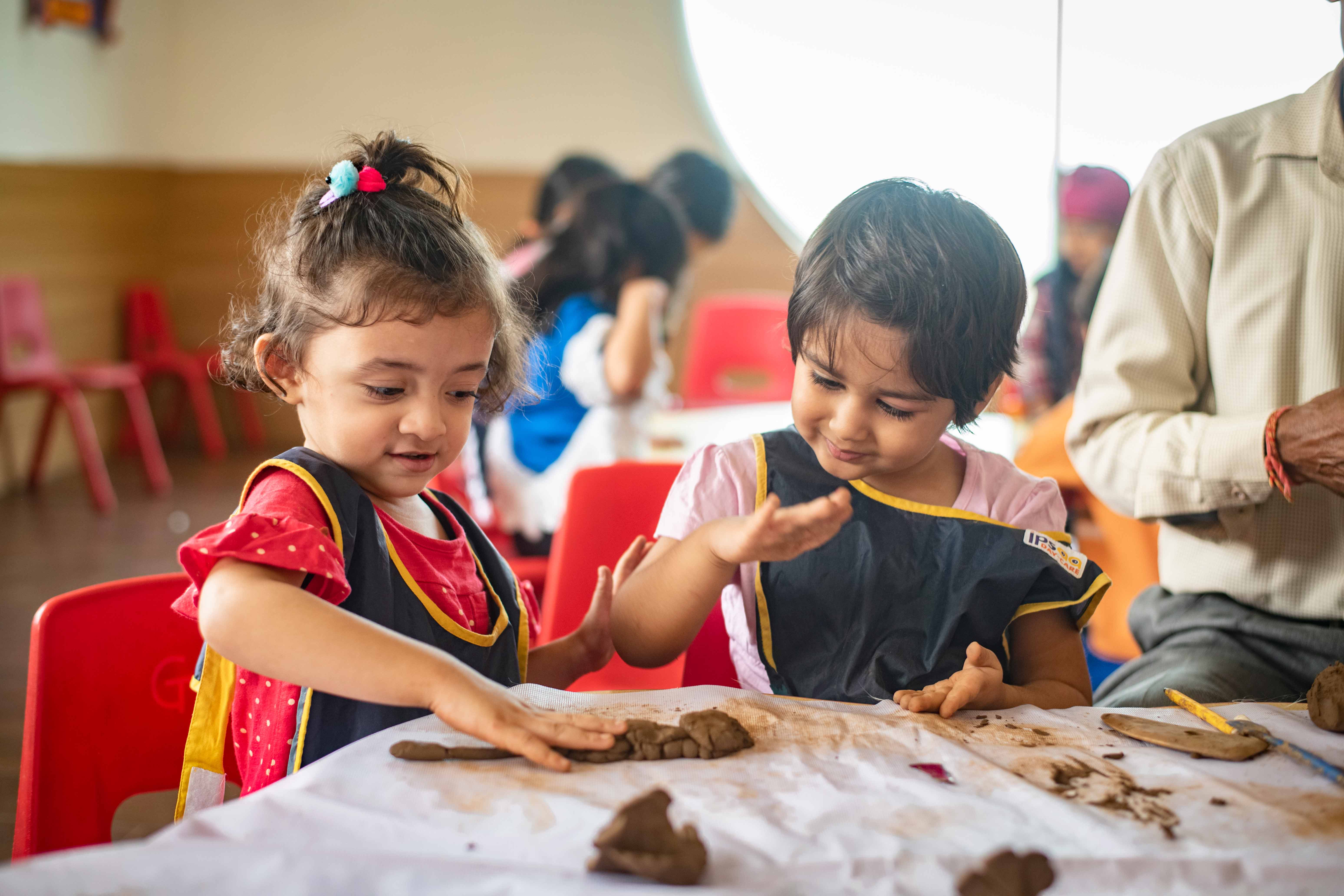 Clay, colours, stories and games, the choice (and evening) is theirs